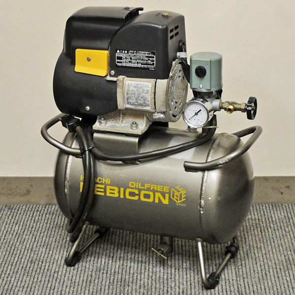 東京都杉並区で日立産機の0.2LE-8S エアーコンプレッサーの中古品を買取致しました。