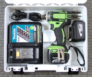 makita TD138DRFXL 充電式インパクトドライバ 中古品