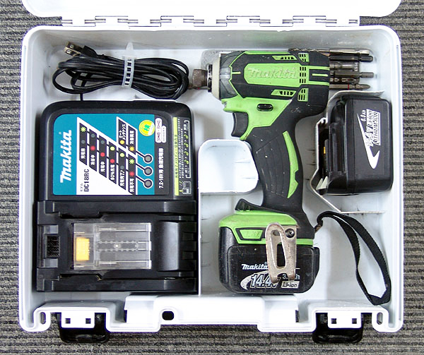 makita TD138DRFXL 充電式インパクトドライバ 中古品